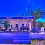 Blue Sea מלון