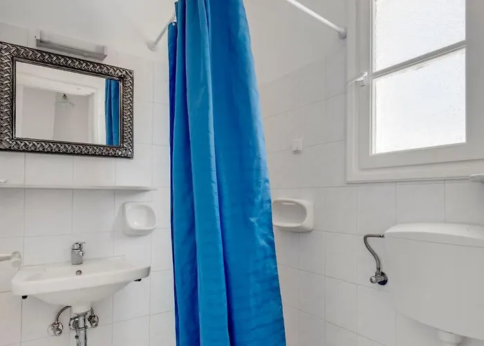 Blue Sea מלון 2*